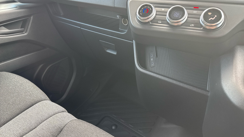 Renault Master Mwb Diesel Fwd MM35 Blue dCi 130 Advance Medium Roof Van